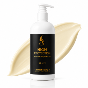High Protection attivatore alta protezione 500 ml Centro Beauty con flacone bianco su sfondo bianco e texture crema beige