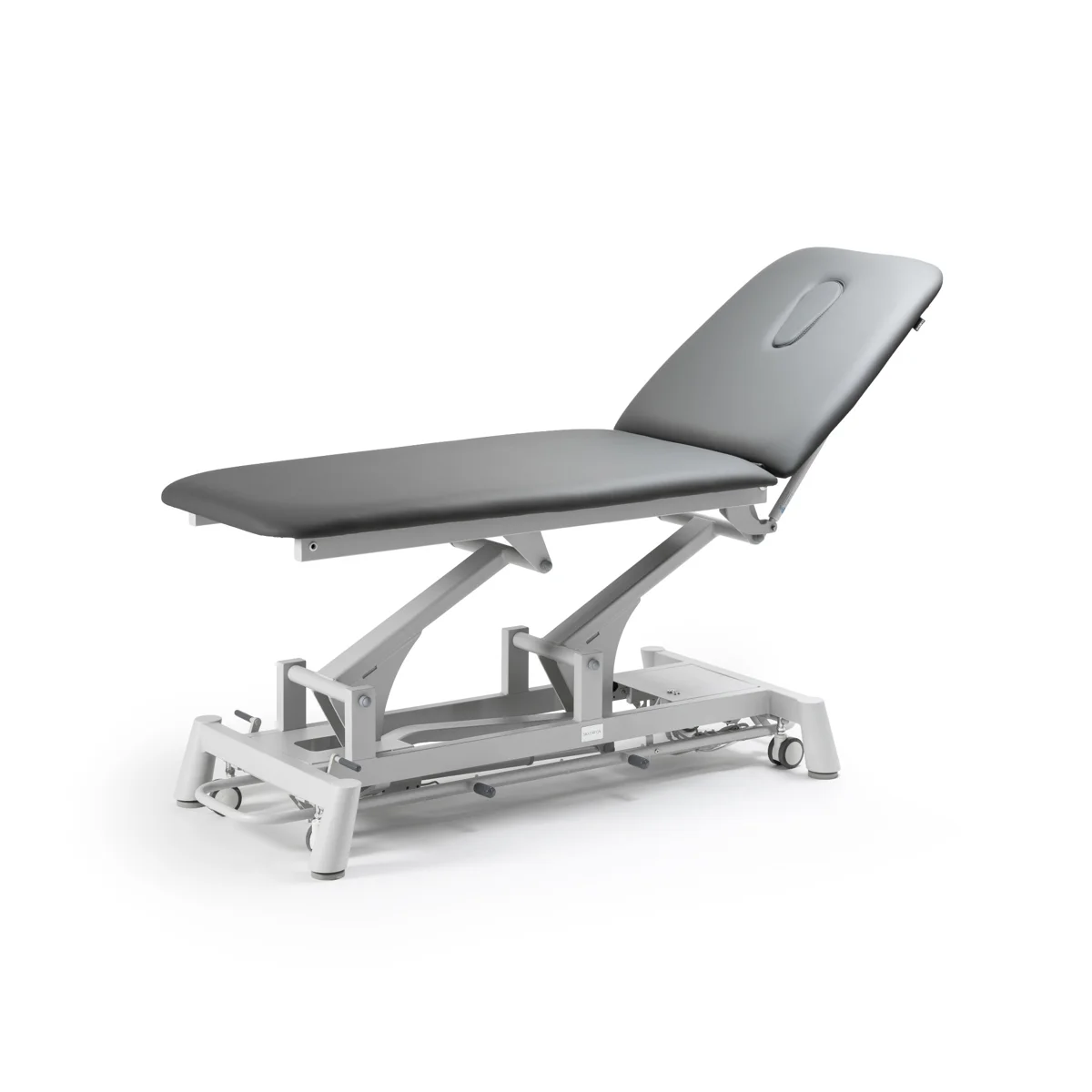 Lettino elettrico professionale in posizione relax con schienale sollevato